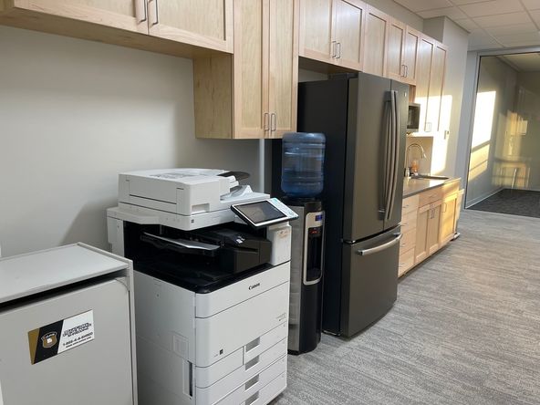 KELLER STATION - MICROSUITES: 6035 N Knoxville Ave, Peoria, IL 61614